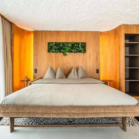 Boutique La Gorge Зас-Фе